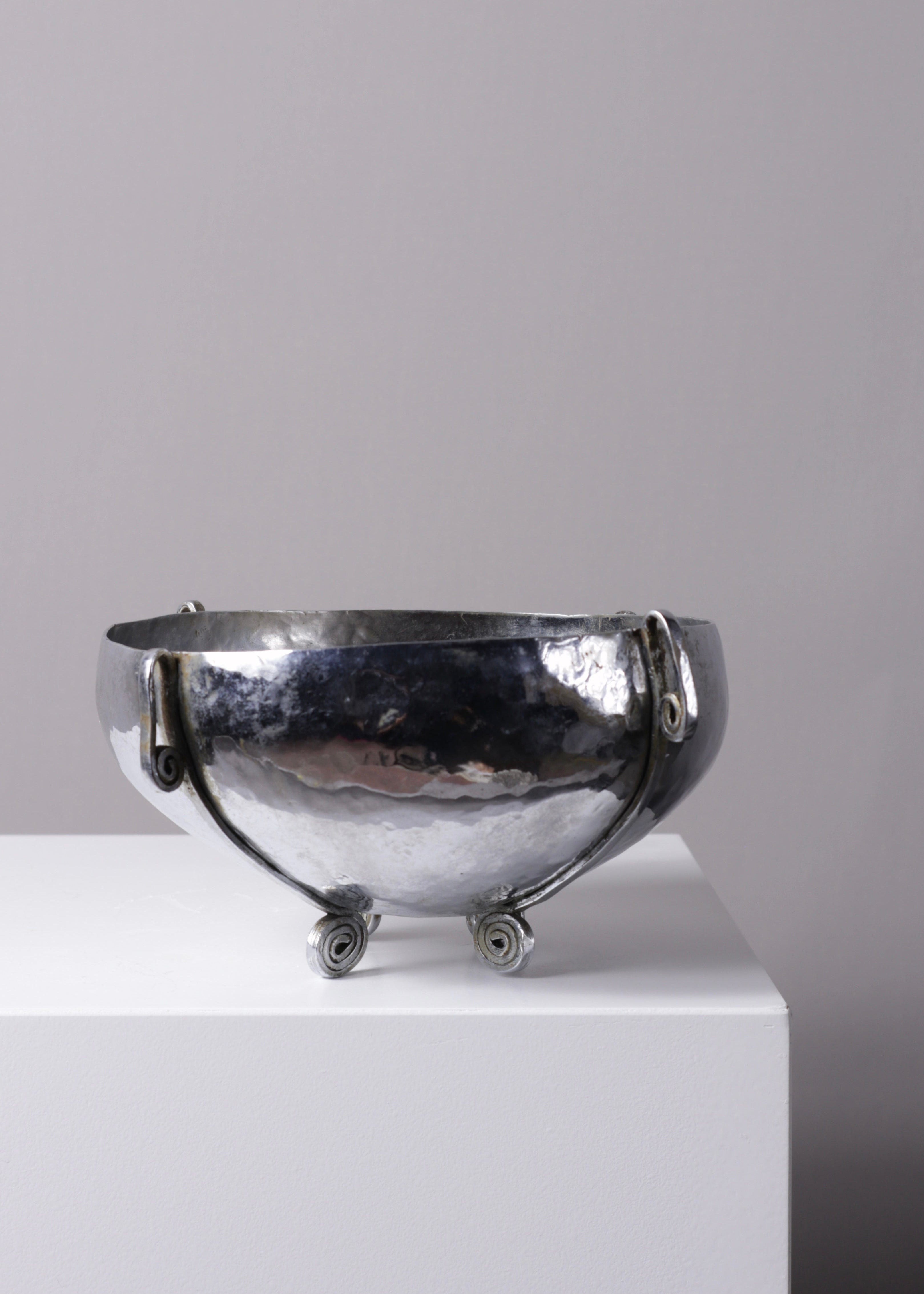 Arts & Crafts Hammered Silver-Plated Footed Bowl, England, c.1900